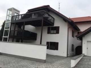 Helle 3,5-Zimmer Maisonette mit Balkon in Obergriesbach