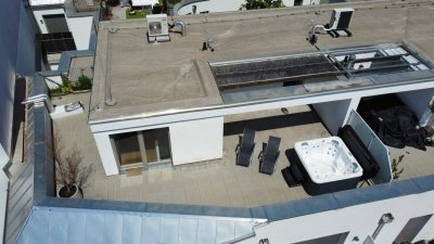Traumwohnung mit uneinsehbarer Dachterrasse, E-Ladestation und Topausstattung