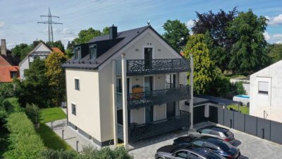 Traumhaft exklusive 3 ZKB Dachgeschoss Wohnung mit Balkon in Neusäß - unmittelbar zur Uni-Klinik Aug