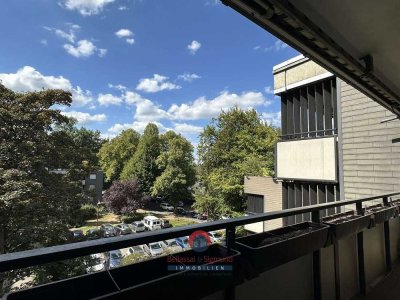 AM SCHMÖLDERPARK - MODERNISIERTE 3 ZIMMERWOHNUNG MIT 2 LOGGIEN - AUFZUG - FREI FÜR EIGENNUTZER