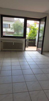 Für Single und  Paare - 3 Zimmer-Wohnung mit Südbalkon und Kfz-Stellplatz