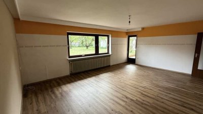 Sehr ruhige, helle und geräumige 3,5 - Zimmer-Wohnung mit Terrasse in Teublitz
