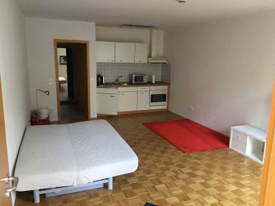 Toplage in Stadtamhof! Helle 34 qm mit Südterrasse