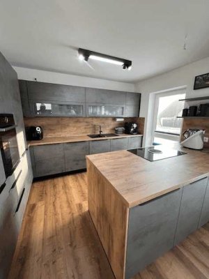 Hackenheim: 3-Zimmerwohnung mit toller Küche