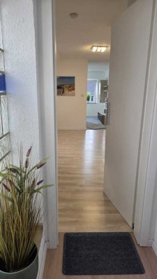 Ruhiges frisch renoviertes  DG Appartement in KR-Königshof
