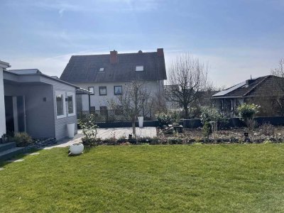 Sonnige 3 Zimmer Wohnung mit Gartennutzung