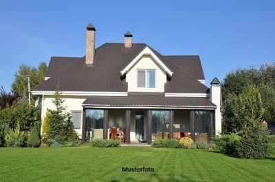 Einfamilienhaus nebst Kellergarage