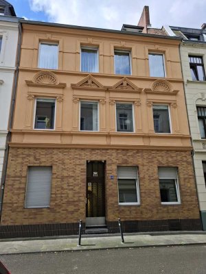 Zur Vermietung steht eine schöne moderne Wohnung von 45 qm 2 Zimmer Obtional Einbauküche 
Köln/Nippe