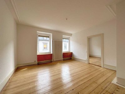 Ca. 400 m zum Marktplatz, 2,5 Zi.-Altbau-Wohnung mit Charme für 2 Personen