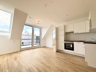 Erstbezug: 2-Zi DG-Wohnung mit Balkon, Terrasse &amp; Fernblick