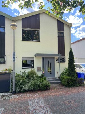 Doppelhaushälfte in top Lage von Eschborn befristet zu vermieten
