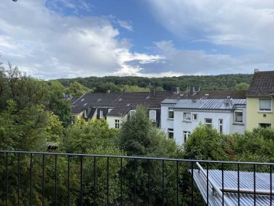 Ansprechende und gepflegte 2-Zimmer-Wohnung mit Balkon und Einbauküche in Wuppertal