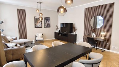 DB IMMOBILIEN | Charmante Altbauwohnung nahe Belvedere &amp; Botanischen Garten – teilsaniert &amp; sofort bezugsbereit!