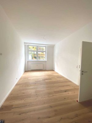 Frisch renoviert in zweiter Reihe zum Strand