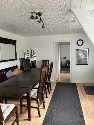 Gut aufgeteilte 2 Zimmer Dachgeschoßwohnung, sofort beziehbar inkl. einer kleinen Küche