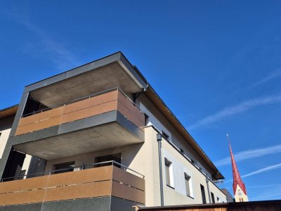 Neuwertige luxuriöse vollmöblierte 2 Zimmerwohnung mit großem Sonnenbalkon
