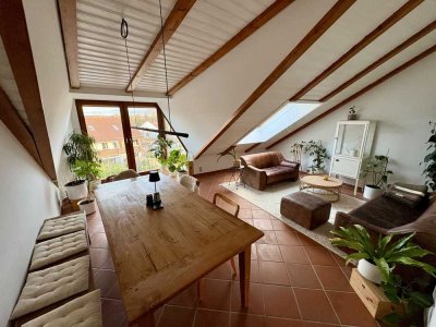 Stilvolle, sanierte 3-Zimmer-Maisonette-Wohnung mit geh. Innenausstattung mit Balkon und EBK