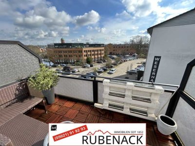 Großzügige Dachgeschosswohnung mit Balkon am Stadtrand
- ideal für WG -