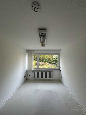 Helles WG Zimmer in neuer WG in Stuttgart Vaihingen, Top Lage! 1 min zur S-Bahn Haltestelle