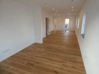 Erstbezug nach energetischer Kernsanierung // 5 Zimmer, 2 Bäder im Herzen von Aichach