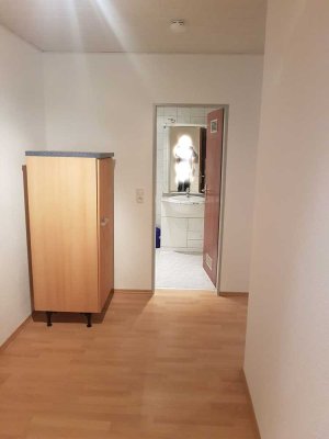 Schöne 1-Zimmer-Souterrain-Wohnung  in Ludwigshafen am Rhein nach Absprache zum 01. August beziehbar