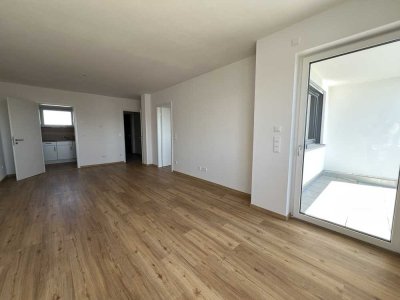 Neubau-Erstbezug 2 Zi/K/B, ca.60m² mit EBK, Balkon, ASR u. KFZ-Stellpl. in 86641 Rain!