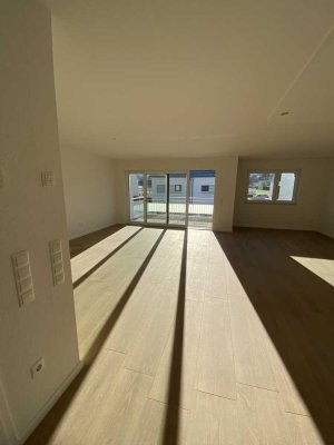 Neuwertige 3,5-Zimmer-Wohnung mit Balkon und Einbauküche in Calw