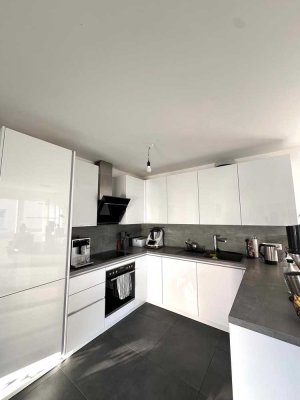 Freiwerdende moderne 3 Zimmerwohnung im KfW-55 Standard & TG-Stellplatz!