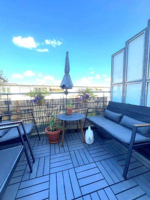 Privat: attrak. 2-Zimmer Wgh im 3. OG mit EBK/Balkon/TG in Eidelstedt