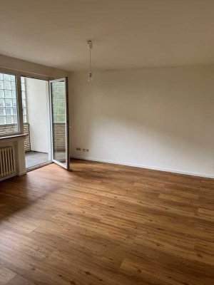 Seltene Gelegenheit in Flingern-Süd: Renovierte 2-Zimmer-Wohnung mit Balkon - sofort bezugsfertig