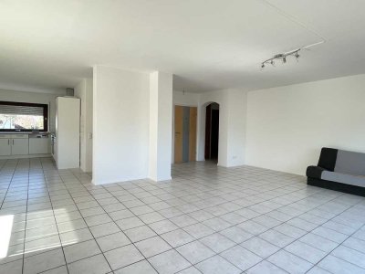 Großzügiges Wohnen im Grünen-Ihr neues Zuhause mit viel Platz. Einbauküche+ PKW Stellplatz vorhanden