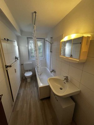 Gepflegte 2-Zimmer Souterrainwohnung