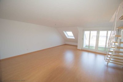Maisonettewohnung, ruhig, lichtdurchflutet, in zentraler Lage, Aufzug