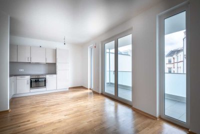 Helle 2-Zi.-Wohnung mit moderner EBK und Balkon