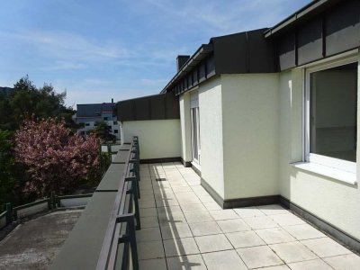 2 Zi., Dachterrassen Whg., Küche, Bad, TG, sofort frei