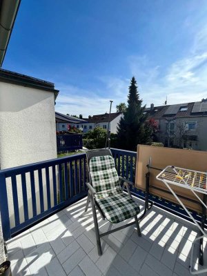 BESICHTIGUNG 08.07. 17 UHR! Großzügige 2-ZKB-Maisonette in Eichenau – mit Balkon & Küche zur Ablöse