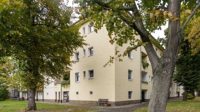 Kleine Dreiraumwohnung mit Badewanne und kleinem Balkon in Mockau