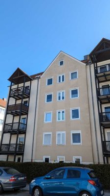 Schöne, neu renovierte Dachgeschosswohnung mit 2 Zimmern zum Verkauf in super Lage in Regensburg