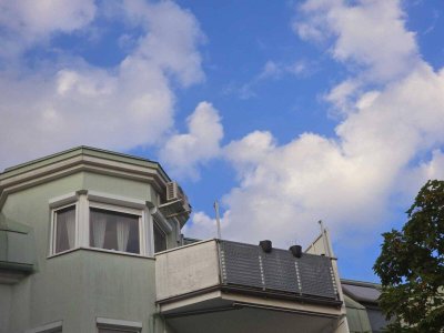 + Traumhafte Fernblickdachterrassenwohnung 80m² + Dachterrasse 5,62 m² + Klimaanlage, moderne Dan-Küche + 4 lichtdurchflutete Zimmer +Tiefgaragenplatz €182000,-+