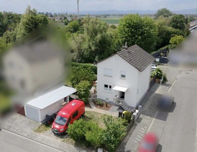 Saniertes Einfamilienhaus mit ausgebautem Keller