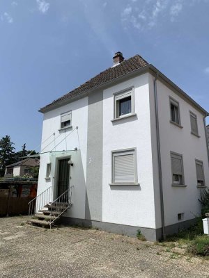 Günstiges, geräumiges und vollständig renoviertes 4-Zimmer-Haus in Herxheim