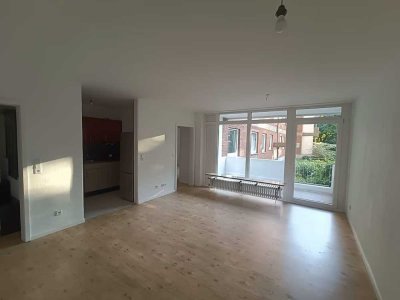 Gepflegte 2-Zimmer Wohnung mit Loggia & Tiefgaragenstellplatz
