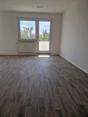 Kleine gemütliche 1 -  Raumwohnung mit Balkon, ideal für Azubis in der Österreicher Str.24!