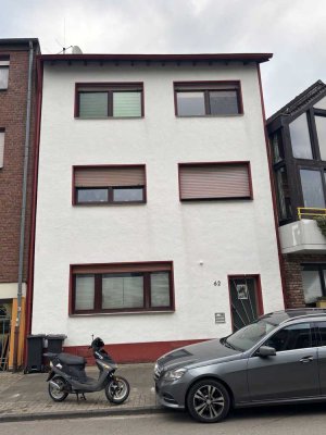 Lage!!  MFH mit 3 Parteien und großem Garten in Köln Weiss!
