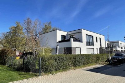 Exklusive Wohnung mit Haus-Feeling und Garten in Meerbusch-Büderich