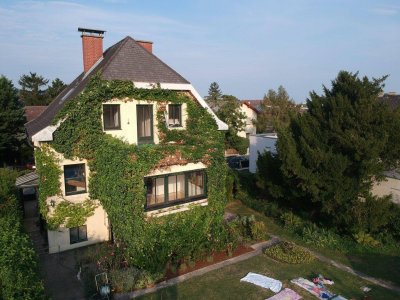 Provisionsfrei! Direkt vom Eigentümer: charmante Villa mit 7 Zimmern + Pool in Klosterneuburg