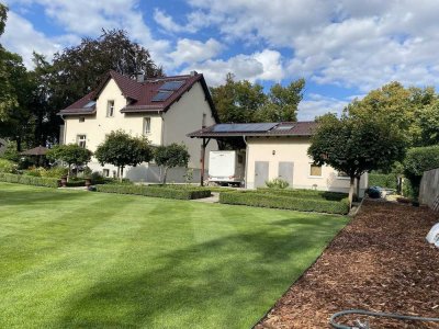 Villa in Berlin Kaulsdorf, energetisch saniert auf Park ähnlich gestaltetes großes Grundstück