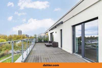 Dom im Blick, Rhein vor der Tür, Sonne auf der Terrasse !