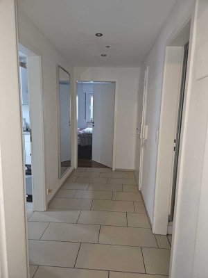 2 Zimmer Wohnung 
Küche/ Bad /Balkon /Stellplatz 
875 € - 59 m² - 2.0 Zi.
