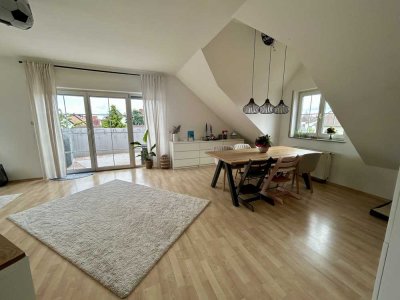 Stilvolle, gepflegte 4-Zimmer-Dachgeschosswohnung mit Balkon in Hattersheim am Main